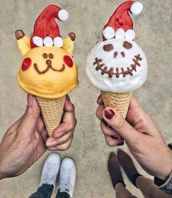 夏季酷爽的美食甜品五彩斑斓的创意冰淇淋艺术摄影图片