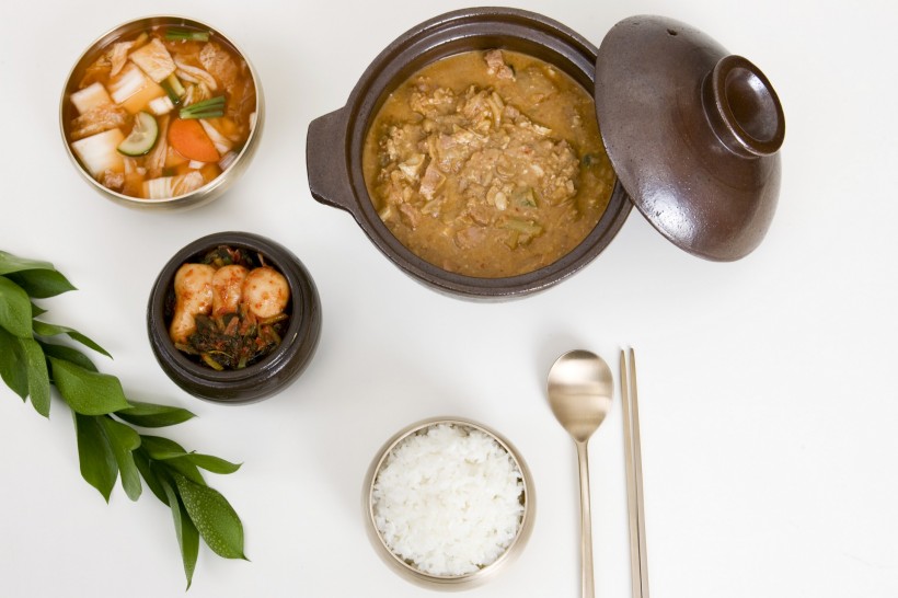 汤汁浓郁香辣可口的韩国经典美食泡菜图片