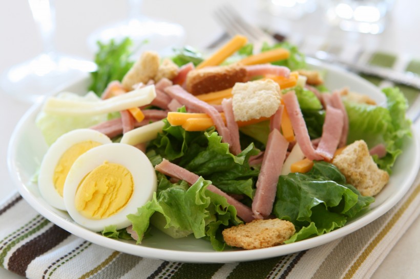 低卡路里营养健康美食沙拉高清图片