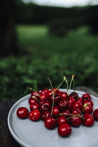 红色美味营养丰富的水果樱桃高清图片