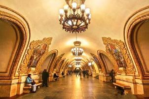世界上最美的地铁 莫斯科地铁如同富丽堂皇宫殿一般