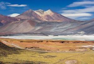 世界上最高的活火山 奥霍斯德尔萨拉多山海拔为6891米
