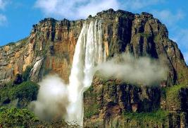 世界上最大的瀑布 安赫尔瀑布宽达150米/落差高达979米