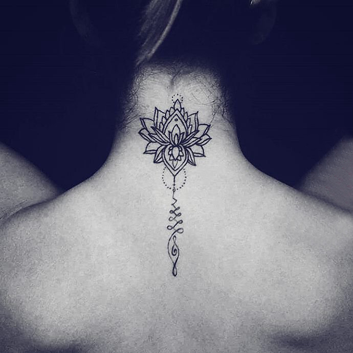女生颈部黑色的莲花纹身图片颈部纹身设计