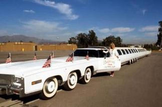 世界上最长的轿车 美国梦全长30.5米 26个轮子