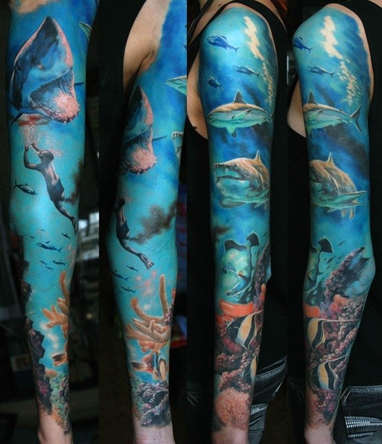 手臂美丽的鲨鱼和潜水员在海洋纹身图案