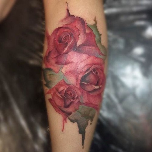 小腿水墨风格玫瑰纹身图案
