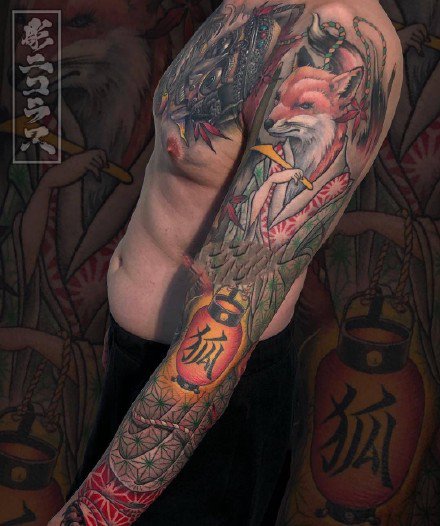 男性的9张老传统花臂纹身图案
