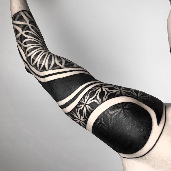 酷酷的几何花臂纹身图片