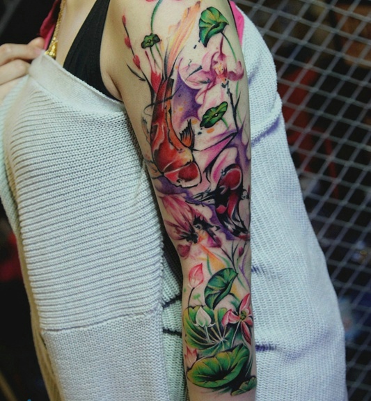 颜色逼人的花臂水彩纹身图片