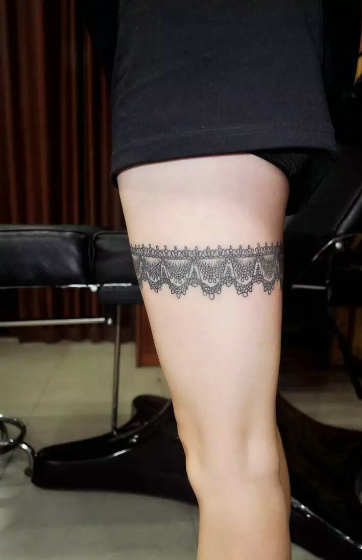 大腿3d蕾丝纹身刺青非常个性
