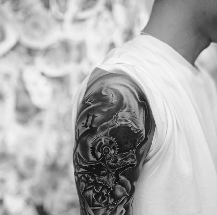 超级完美的花臂黑白图腾纹身刺青